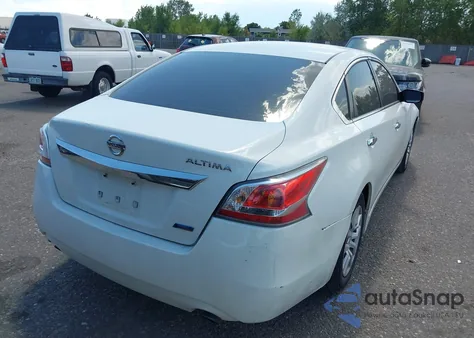 2015 Nissan Altima 2.5/2.5 S/2.5 Sl/2.5 Sv z USA, uszkodzony, nr VIN 1N4AL3AP3FC275643